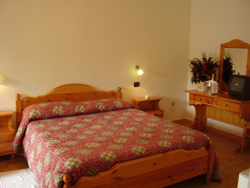 Hotel La Fattoria Camigliatello Silano Cameră foto