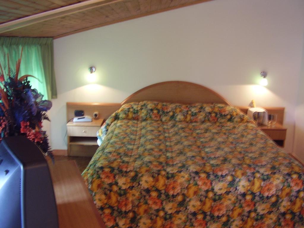 Hotel La Fattoria Camigliatello Silano Cameră foto